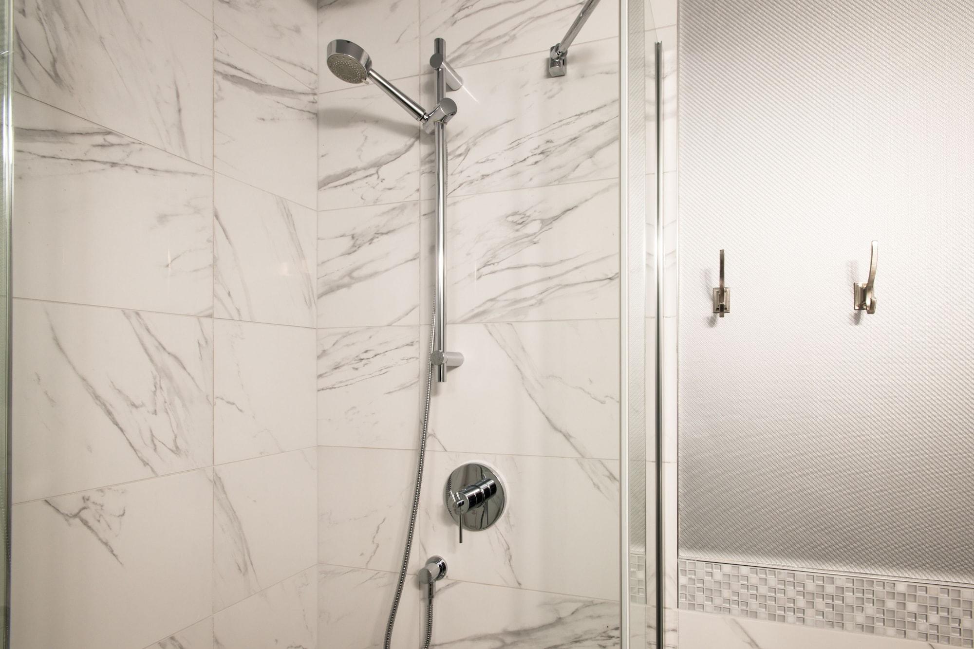 Le Chabrol Hotel & Suites Μόντρεαλ Εξωτερικό φωτογραφία